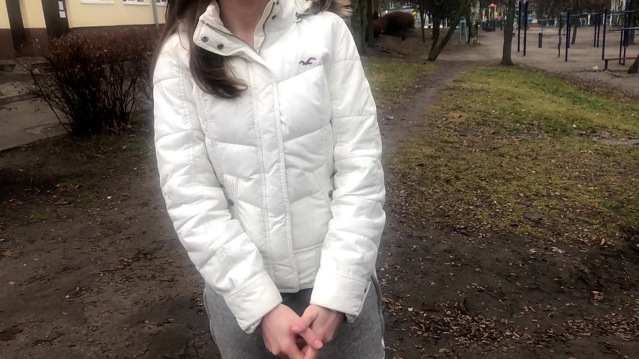 Främling för pengarna sugit och knullat. Rysk amatör. Med talande.