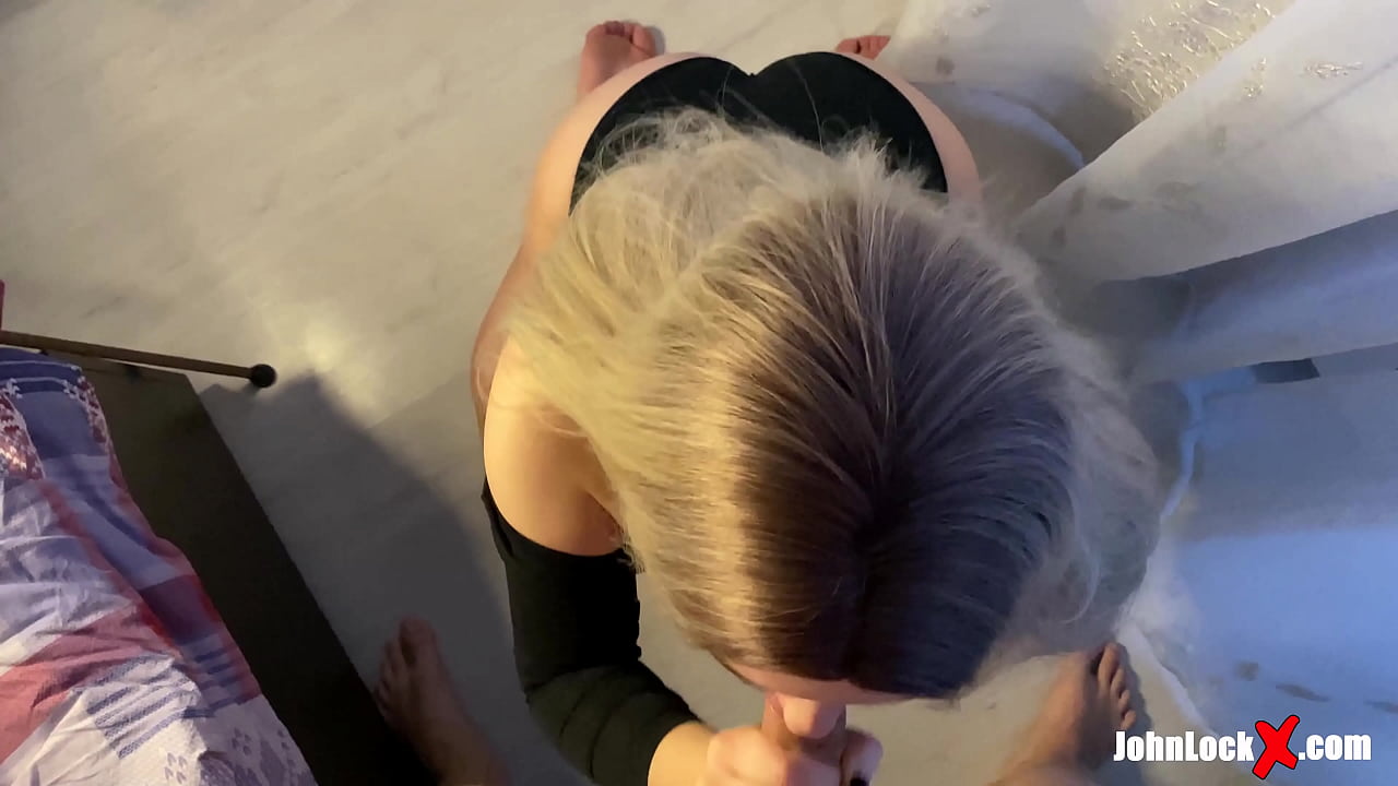 Rödhuvud suger kuk och knullar upp, får sperma på rumpan